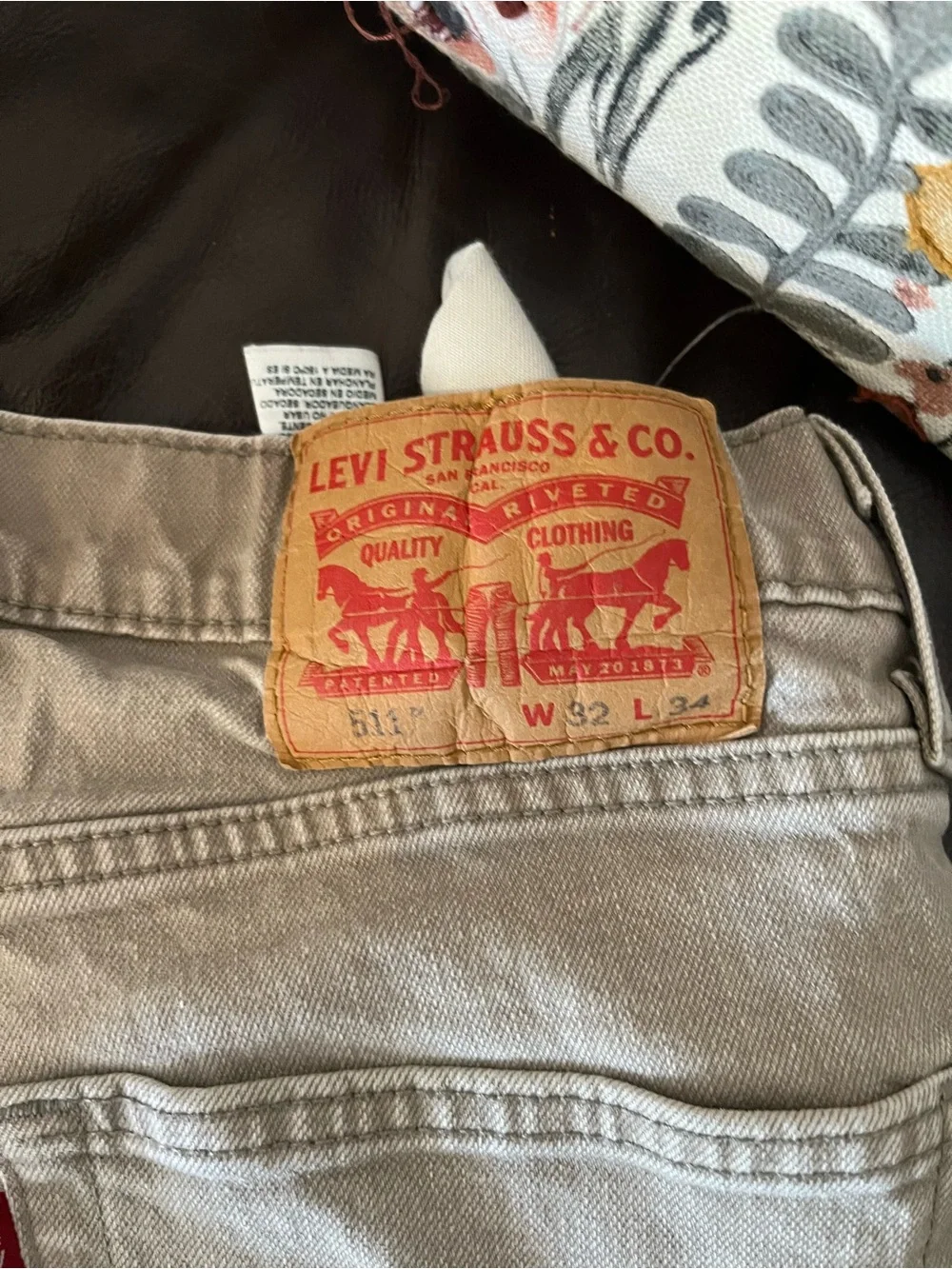 Levi’s 511 Slim Khaki Jeans Mens 32x34 Beige Stretch Denim Distressed Pants
